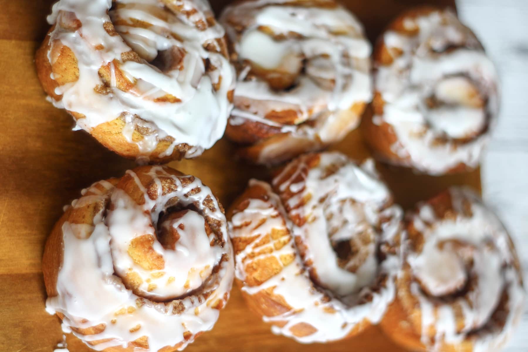 cinnamon rolls Easy Cinnamon Rolls swirled with icing