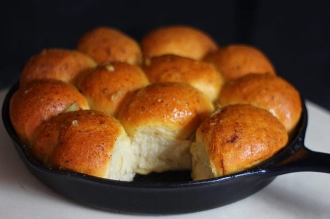 garlic rolls in a skillet