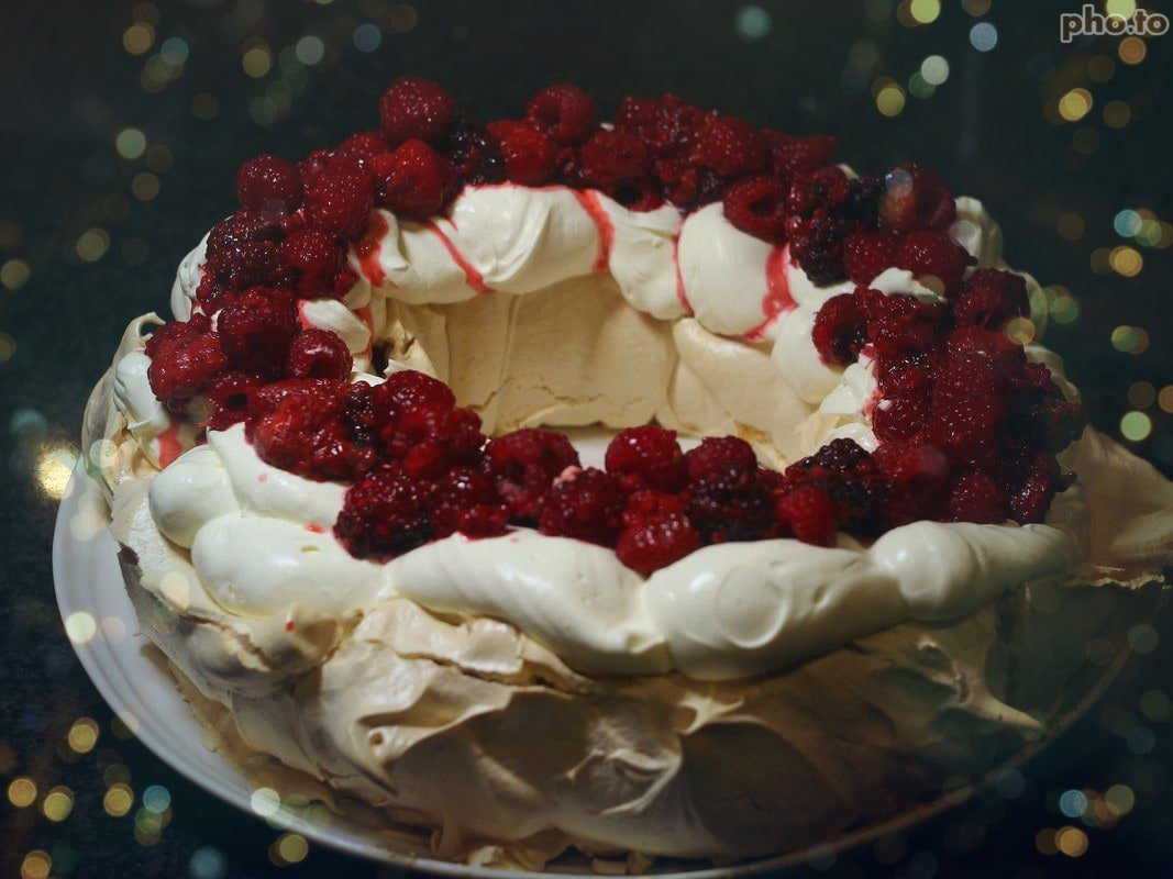 Xmas Wreath Pavlova
