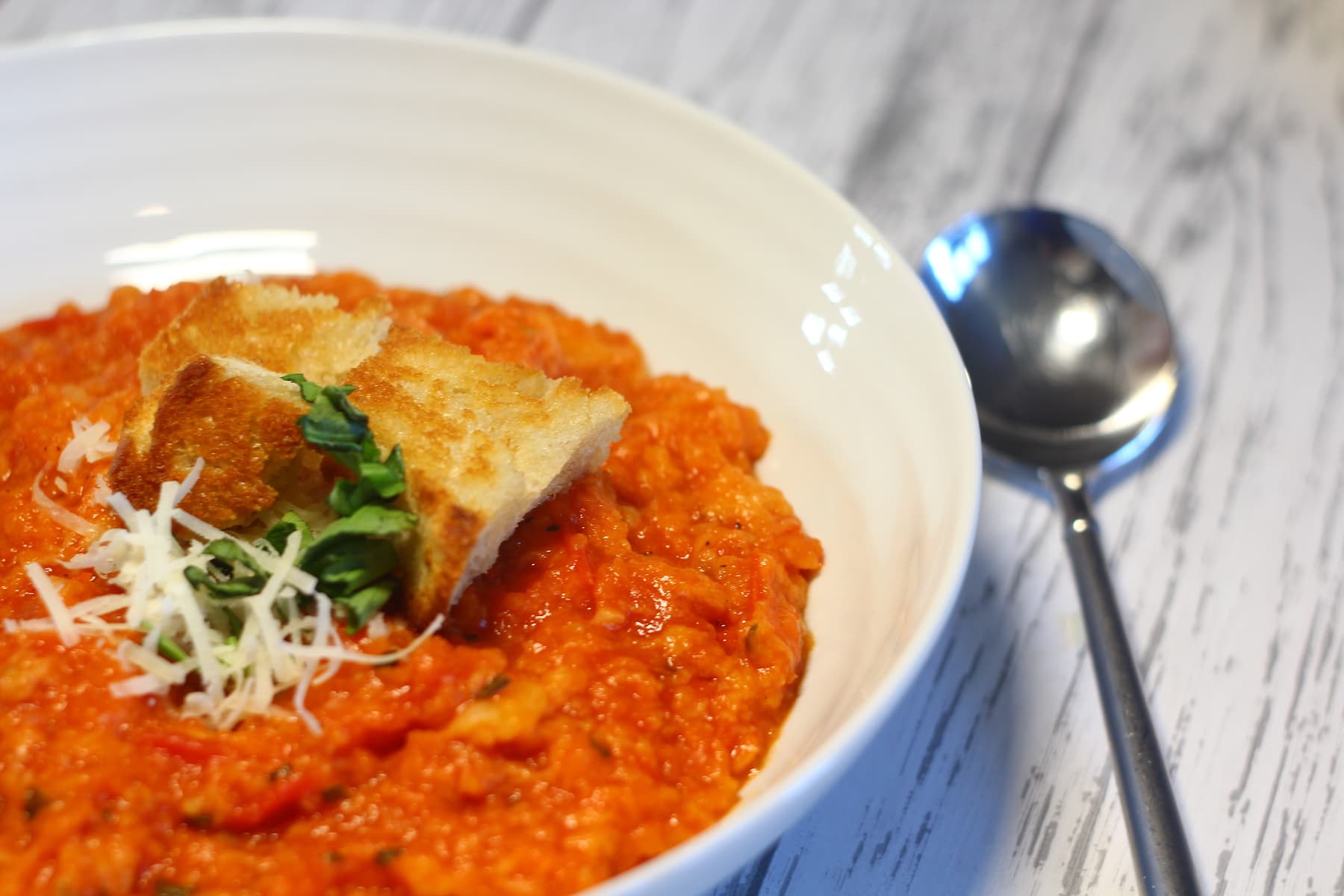 tuscan tomato soup Tomato soup with bread and basil