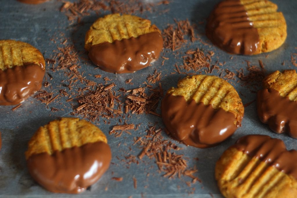 date and chocolate cookies Date and Chocolate Cookies.