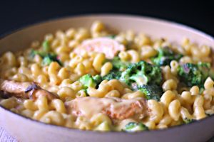Cheesy Chicken Pasta with Broccoli recipe for family meals