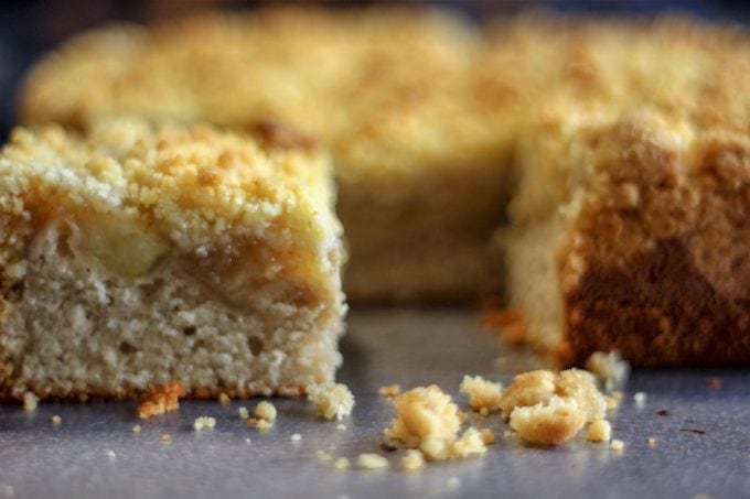 Apple Crumble Cake