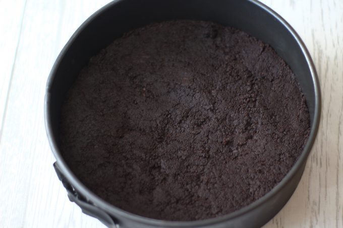 bourbon biscuit base bourbon biscuit base in a spring form tin