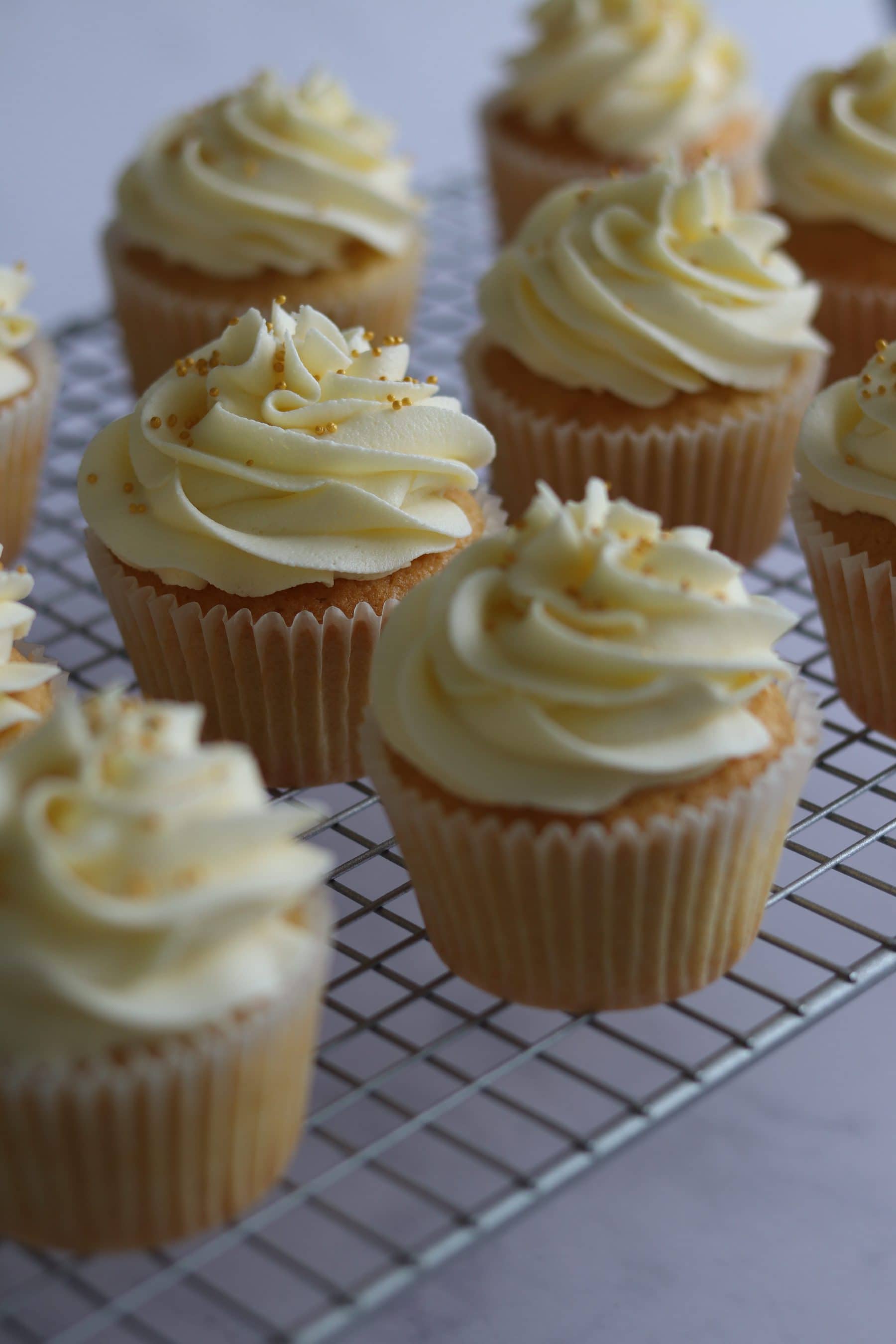 vanilla cupcakes