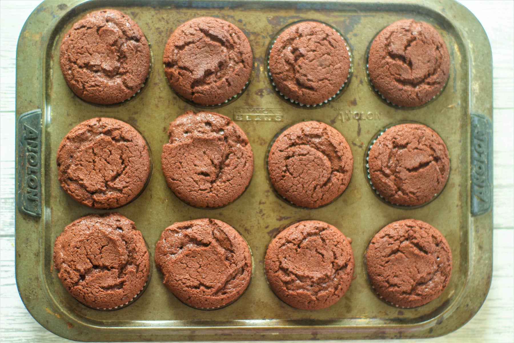 easy chocolate cake cup cakes in a muffin tray