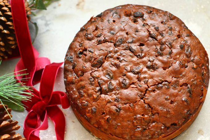 How To Decorate Your Christmas Fruit Cake – Nude Cakes