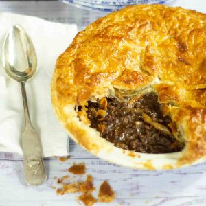 minced beef and onion pie